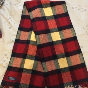 Burberry plaid scarf 100% Cashmere